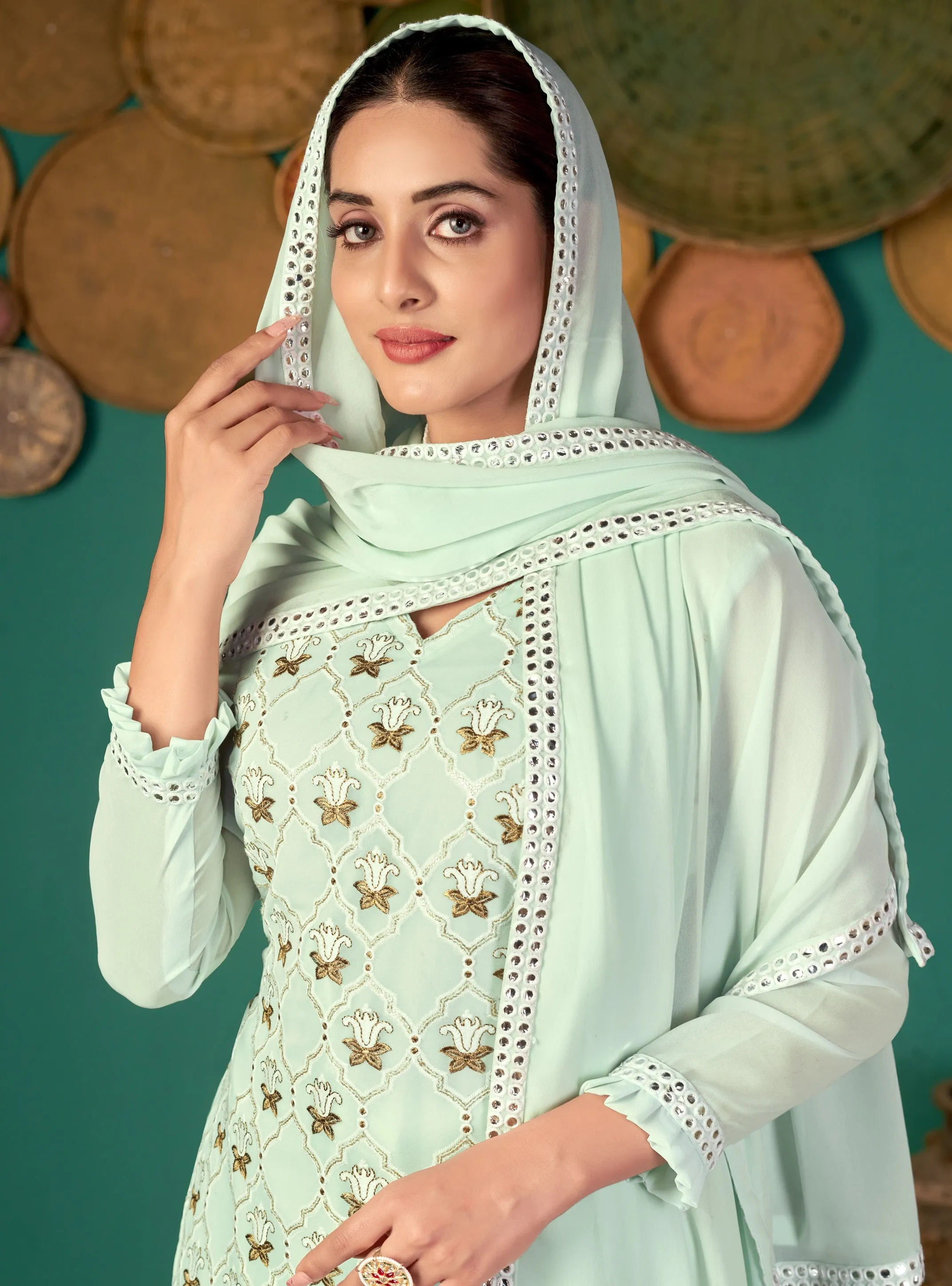 GREEN AUX GEORGETTE WITH SLEEVES FABRIC ATTACHED BOTTOM & INNER SALWAR SUIT