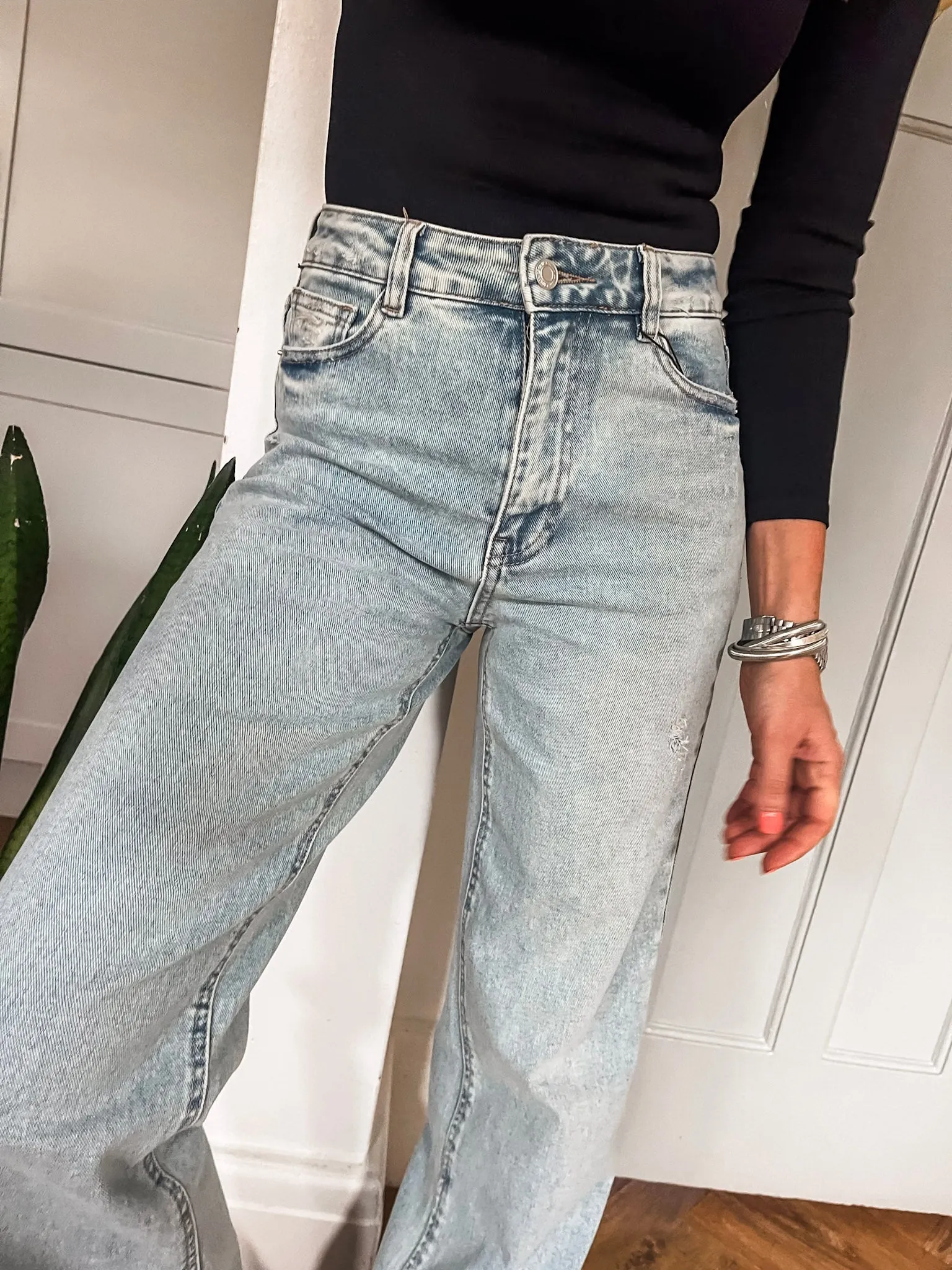 Loose Straight Stretch Jeans